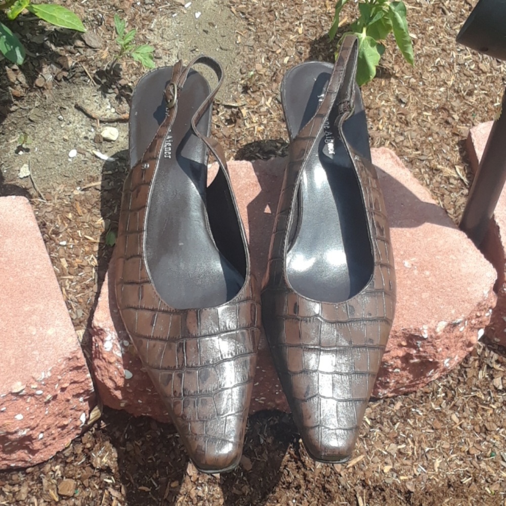 Etienne Aigner shoes